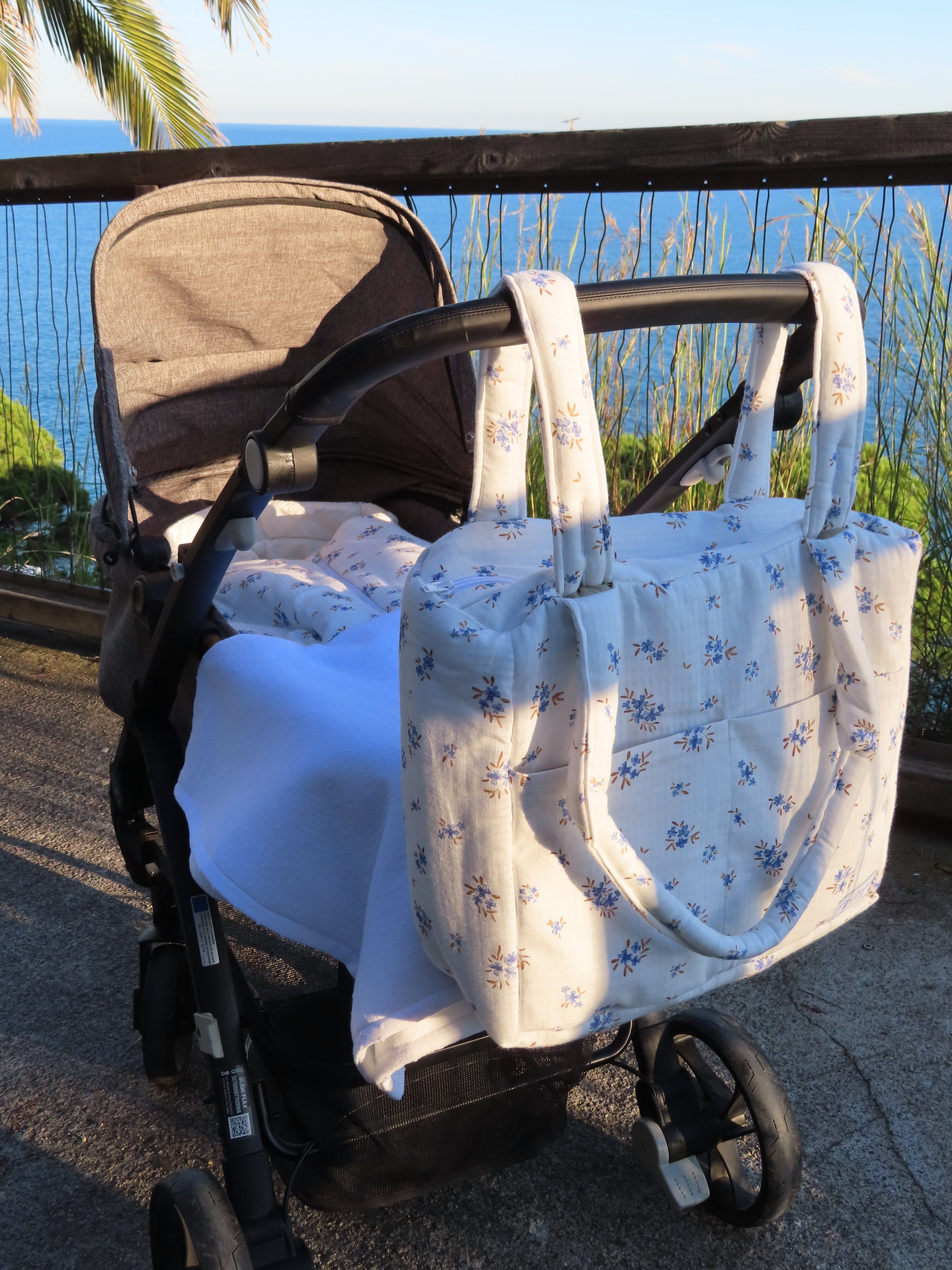 How to Keep Your Baby Warm on Winter Walks: UK Parent's Guide | Mimi Barcelona