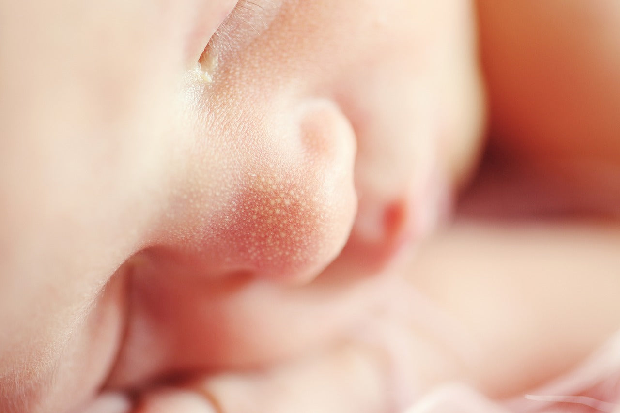 Newborn Sleep Schedule: What to Expect in the First 6 Weeks