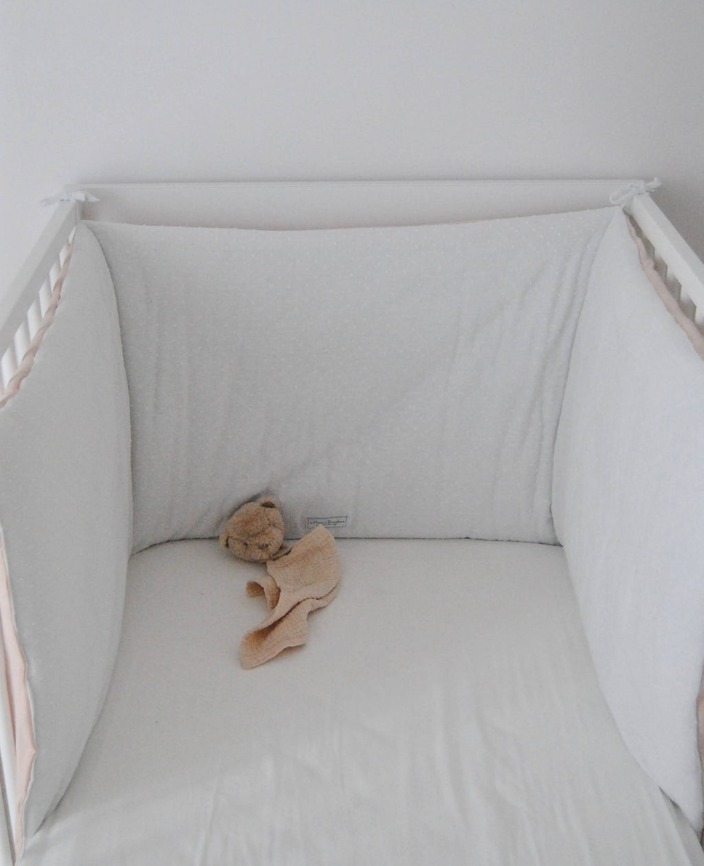 Padded Cot Bumper Lunares