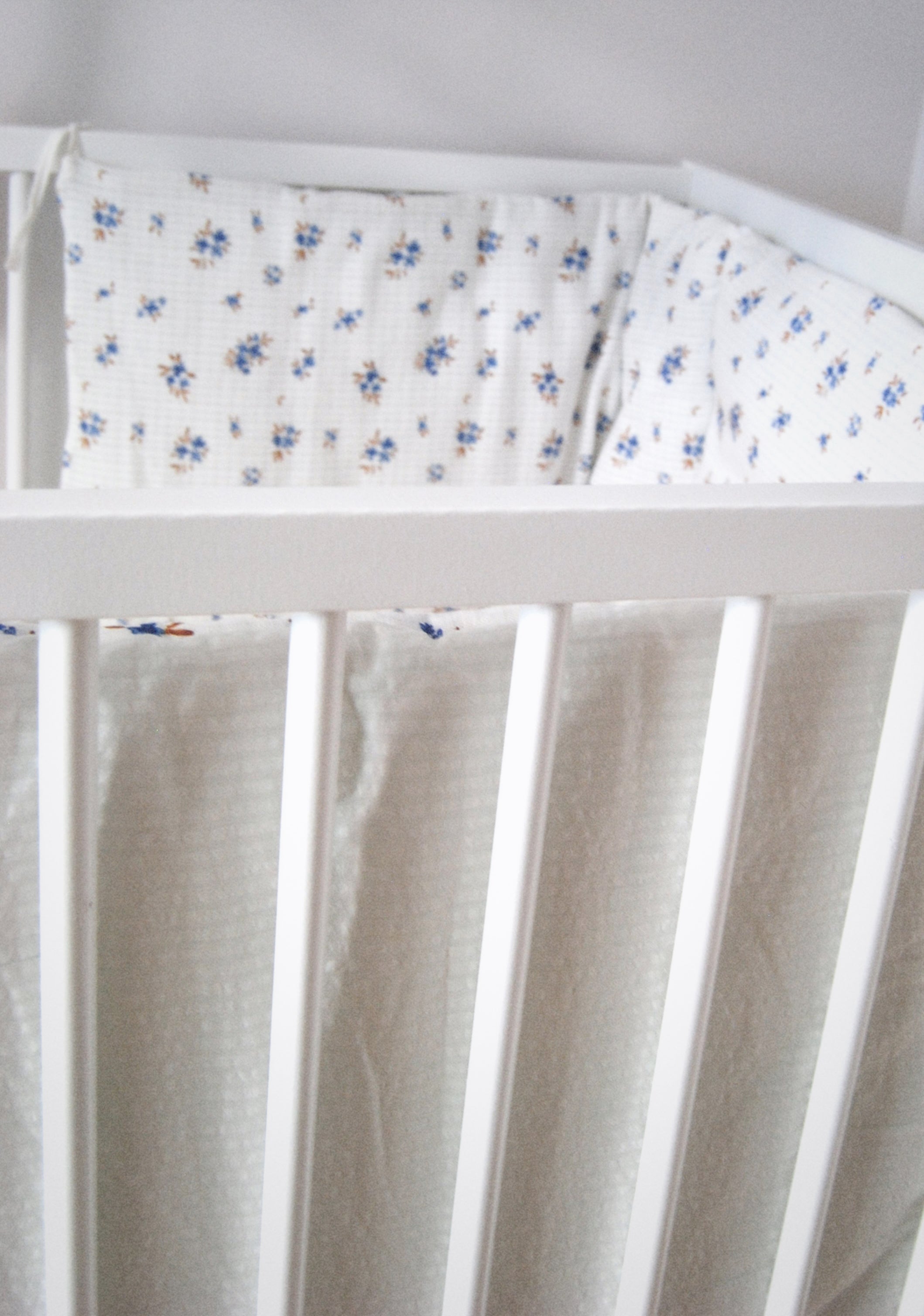 Padded Cot Bumper Mediterraneo