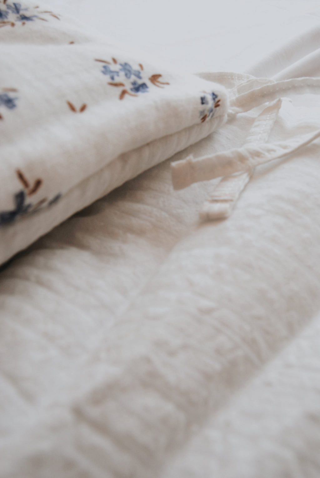 Padded Cot Bumper Mediterraneo