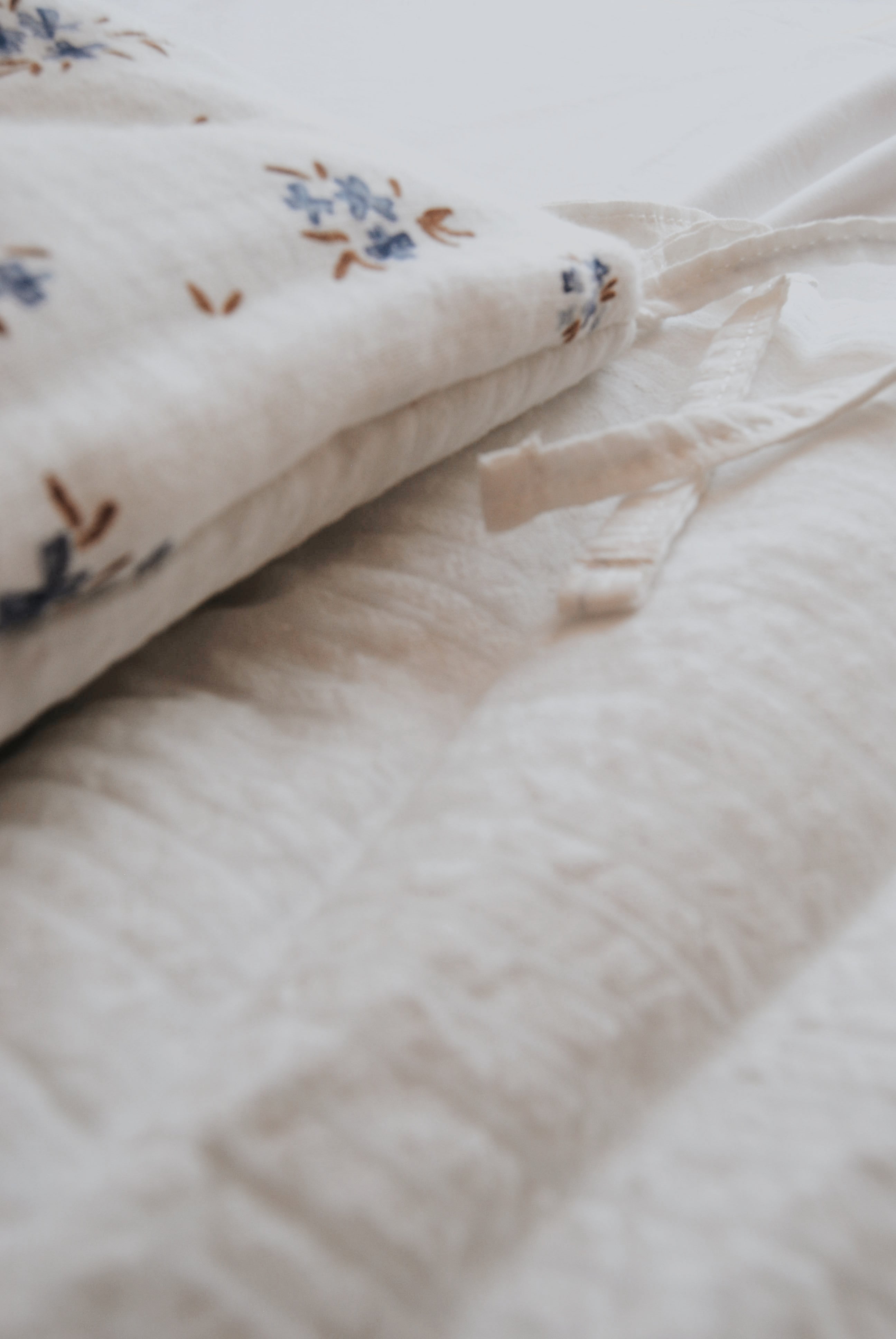 Padded Cot Bumper Mediterraneo